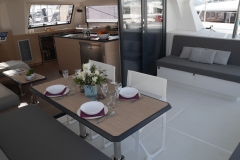 Catana 53 - Table de cockpit