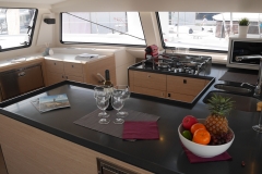 Catana 53 - Cuisine en U